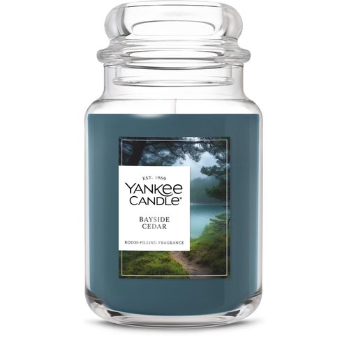 Yankee Candle Bayside Cedar Scented Candle, 22oz Large Jar with up to 150 Hour Burn Time, Giftable