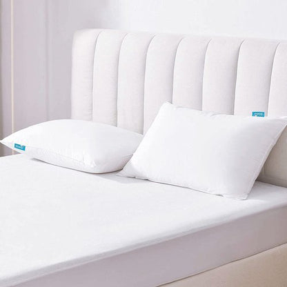 Pillow Protector 100% Waterproof & Noiseless Pillow Cover Pillow Protectors with Zipper Standard Size 2 Pack 20 x 26 Inches Pillow Cases Machine Washable