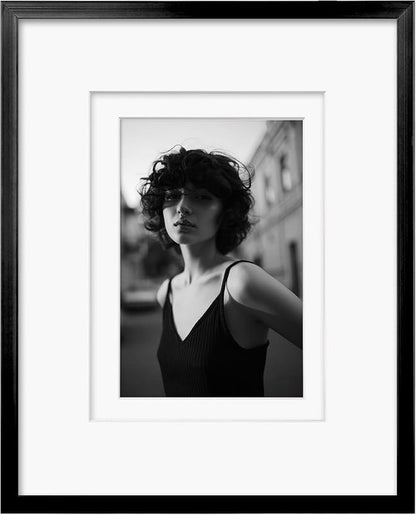 Egofine Aluminum Picture Frame - Versatile 8x10 Display with Mats for 4x6/5x7 Photos - Black