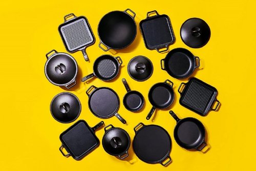 Lodge BOLD 14 Inch Cast Iron Pizza Pan - Seasoned Cookware for Perfect Pizzas
