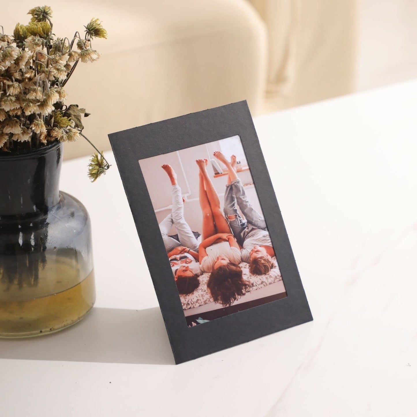 Litpoetic 200 Pack Standing Paper Picture Frames 4x6,Cardboard Photo Frame with Easel,Paper Photo Frame Cards,Gallery Frames Bulk For Father's Day,DIY,Classroom, Black