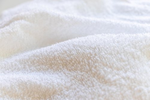 Corporate Hills CH White Bath Towels Bulk Pack of 12 (22x44 Inches) – 100% Cotton Lightweight & Absorbent Towels for Airbnb, Hotels, Motels & Commercial Use
