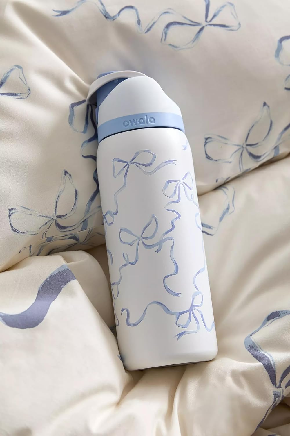 Owala 32 Oz Freesip Tied And True Blue Bows Water Bottle - Exclusive Design for Hydration