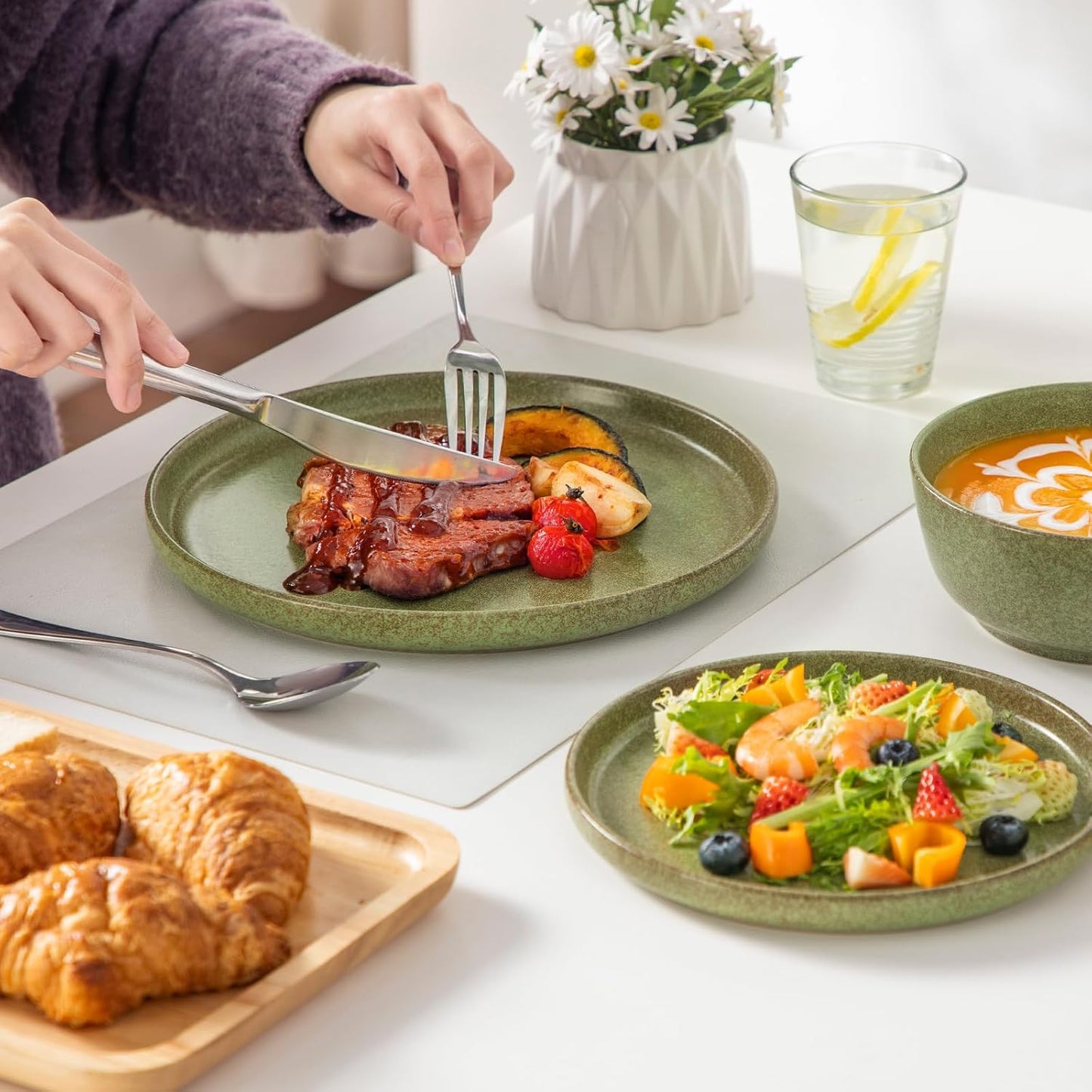 Vancasso ZERMATT Dinnerware Set - 24-Piece Stoneware Dish Set for 8 | Scratch Resistant, Dishwasher & Microwave Safe, Green