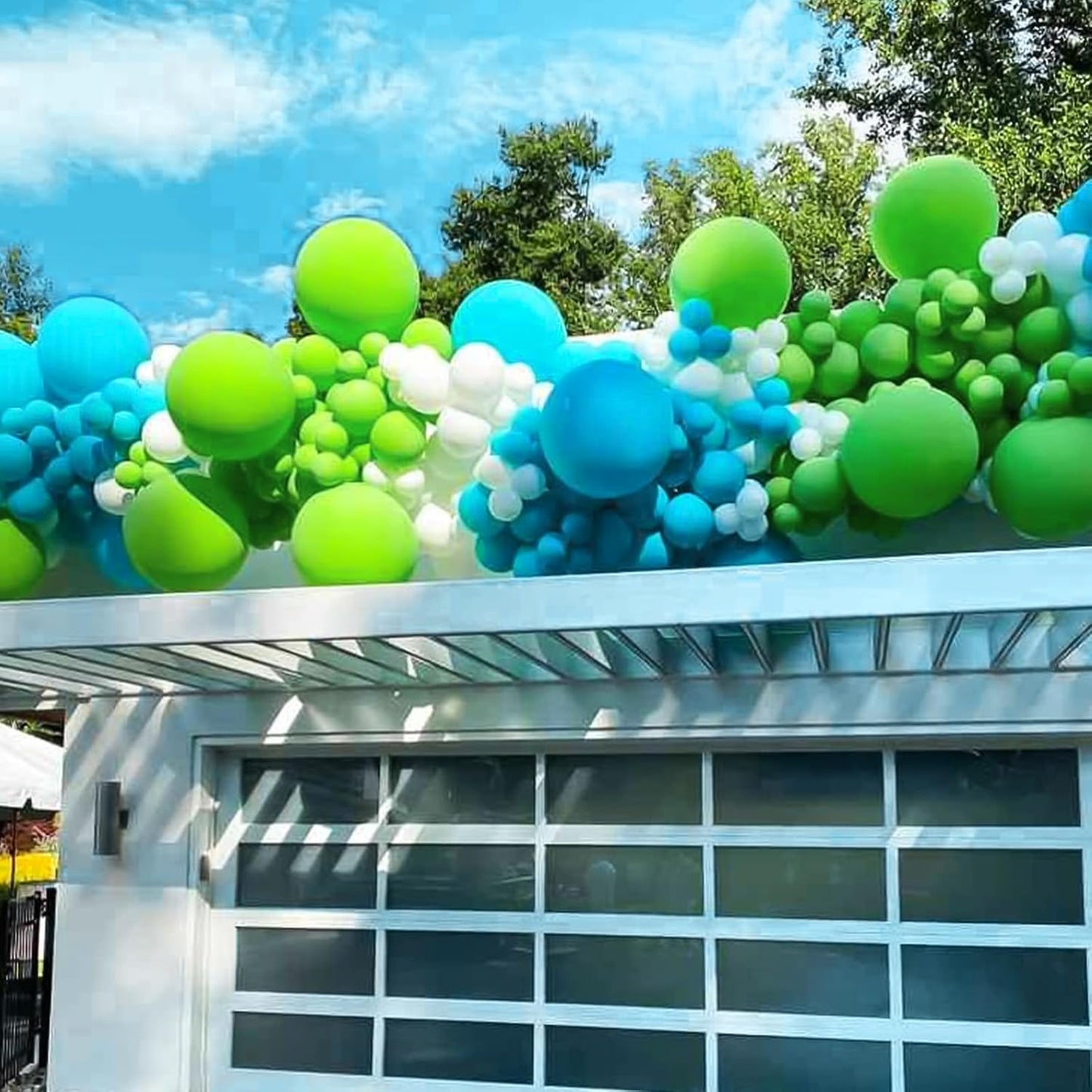 RUBFAC Green Balloons Garland Arch Kit - 138pcs Latex Balloons in Various Sizes for Party Decor