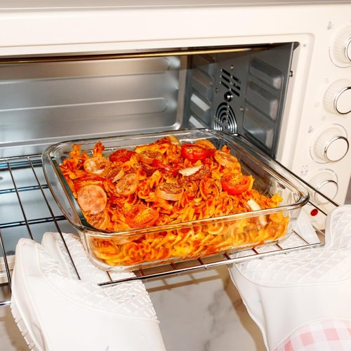 8×8in Square Glass Baking Dish by [Brand Name] - 1.6QT Oven Safe Baking Pan for Delicious Meals