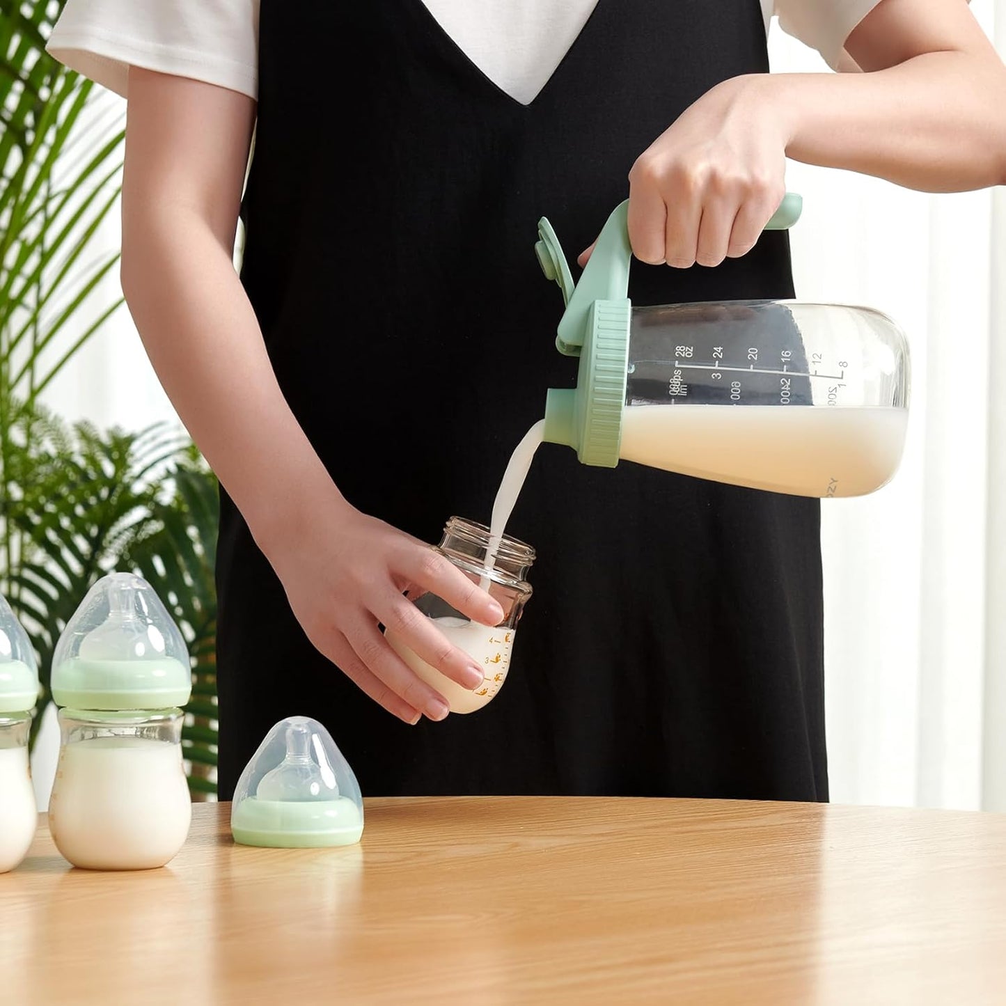 Momcozy Breast Milk Pitcher - No Leak Glass Storage Container for Easy Baby Formula | Green, Heat & Cold Resistant