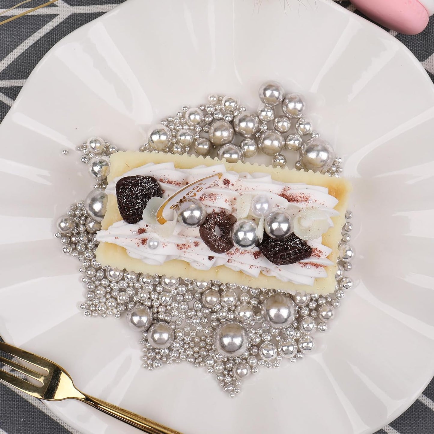 Silver Sprinkles | Edible Silver Pearl Cake Decorating Toppings - 130g/4.6oz for Weddings & Parties