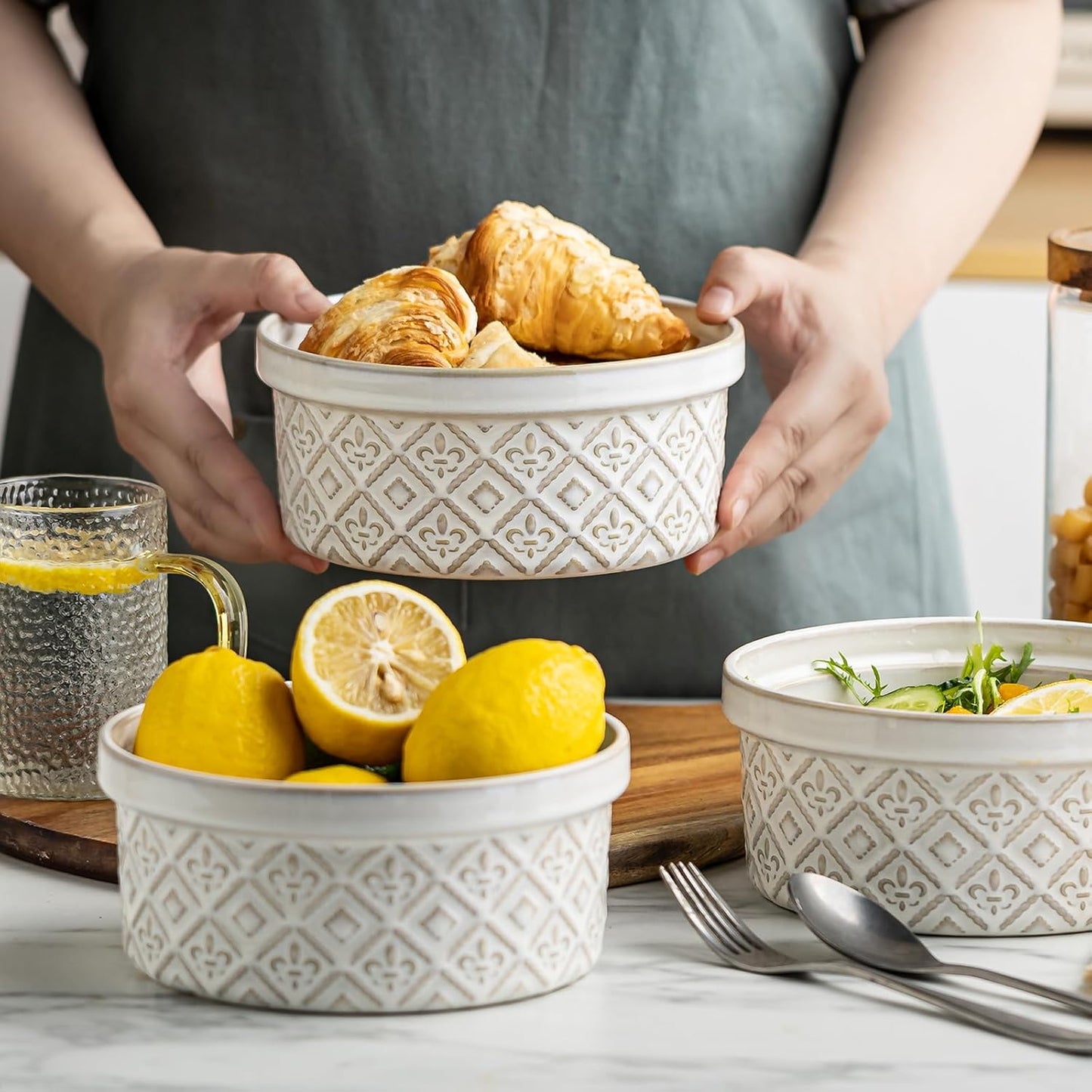 Ramekins 40 Oz Ceramic Airtight Bowls Set of 4 - Large Mixing Bowls with Lids for Salad, Soup & Baking - Beige