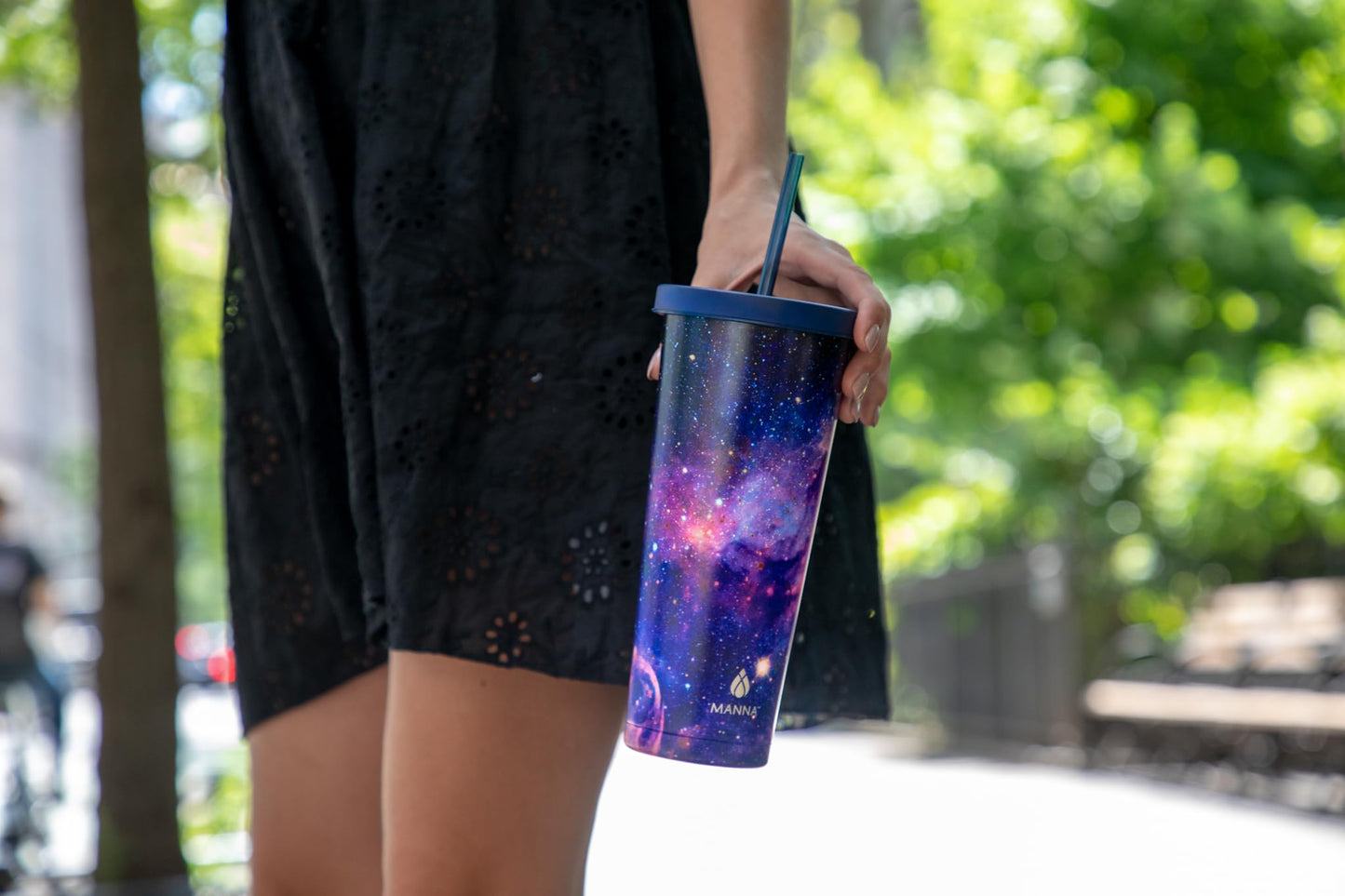 Manna Chilly Double-wall Vacuum Insulated Stainless Steel Tumbler with Splash-proof Lid and Reusable Tritan Straw - 24 Oz - Galaxy