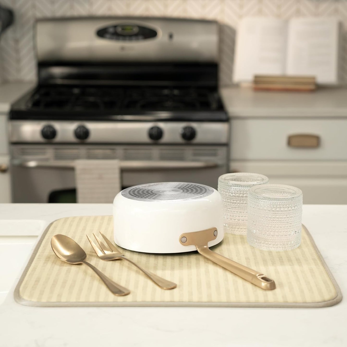 S&T INC. Dish Drying Mat - Absorbent Microfiber Kitchen Counter Pad, 16” x 18”, Cream Distressed Lines