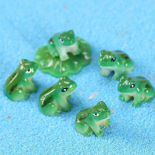 Exasinine Miniature Green Frog Figurines - 30 Pcs Resin Animals for Fairy Garden & Terrarium Decor
