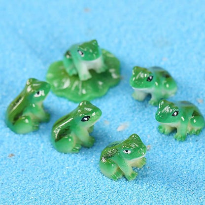 Exasinine Miniature Green Frog Figurines - 30 Pcs Resin Animals for Fairy Garden & Terrarium Decor