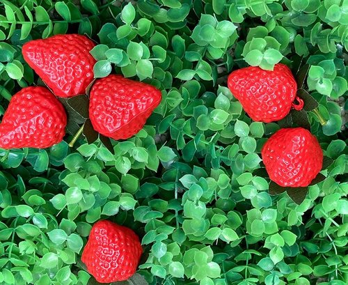 Aliotech 18PCS Artificial Red Strawberries - Lifelike Simulation Decor for Home & Kitchen Photography