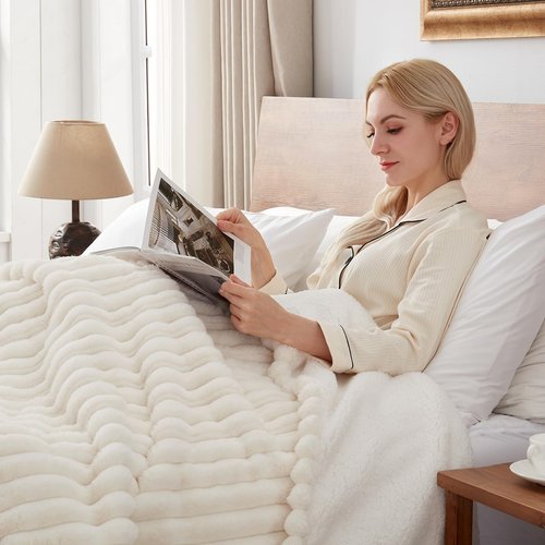 Westinghouse Electric Blanket Twin Size, Super Cozy Luxury Faux Fur & Sherpa Heated Blanket with 10 Heating Levels & 1-12 Hours Auto Off, Fast Heating Blanket, Machine Washable, 62x 84 Inch, Beige