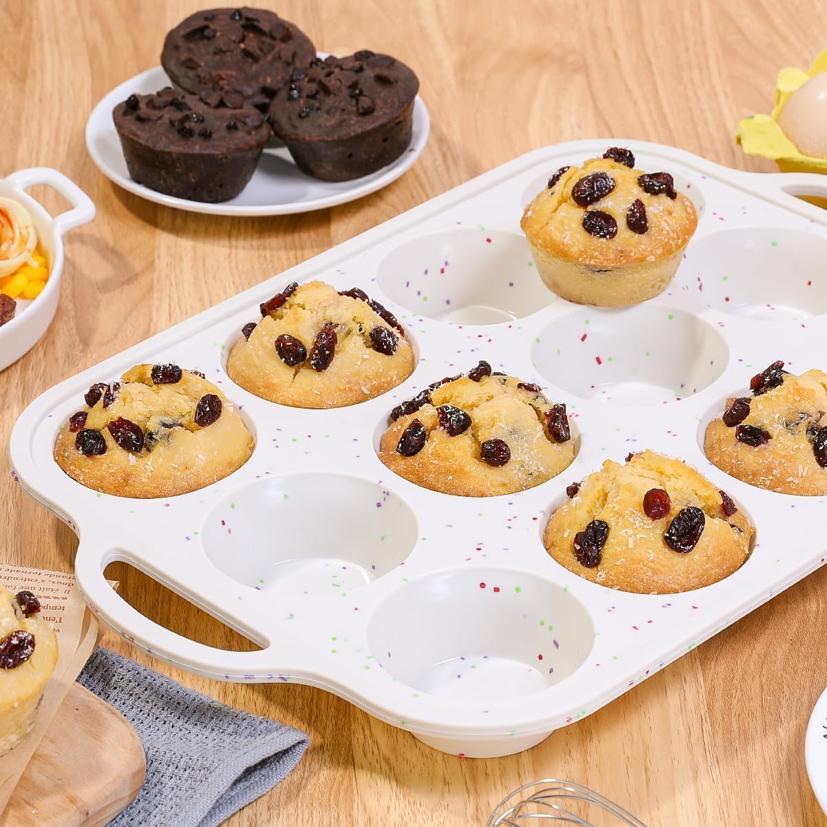 Skiennix Silicone Muffin Pan - Nonstick Cupcake Tray with Metal Reinforced Frame | BPA-Free Regular Size