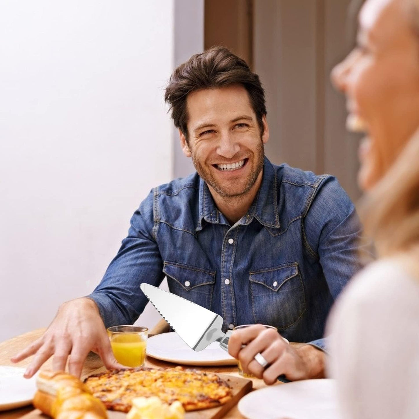 Regine Switzerland Stainless Steel Pie Server - Versatile Cake & Pizza Cutter | Sleek Black Design