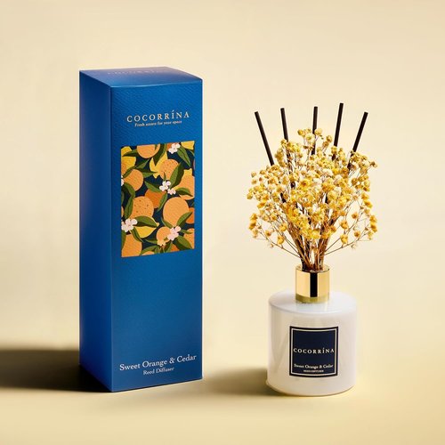 COCORRÍNA Reed Diffuser - Sweet Orange & Cedar Aroma | 6.7 Fl. Oz Set with Sticks & Baby's Breath Decor