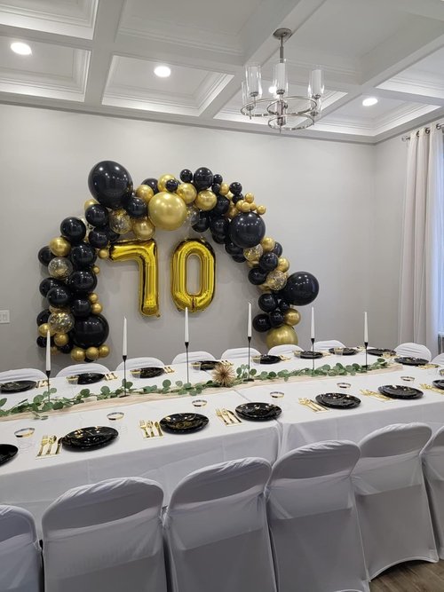 Gold Number 7 Balloon by [Brand Name] - 40 Inch Birthday Decoration for Ages 7, 17, 27, 70