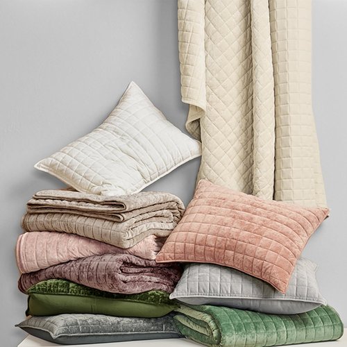 RECYCO Luxury Velvet Quilt Set Full Queen Size Bedding Sets, Ultra Soft Velvet Comforter Set, Lightweight Channel Box Stitch Oversized Bedspread Coverlet for All Season, with 2 Shams, Bright White