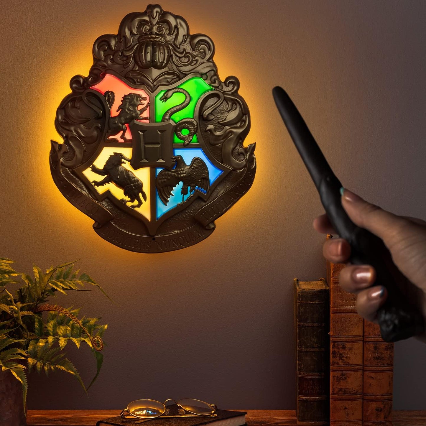Paladone - Harry Potter Hogwarts Crest Lamp - Interactive Wand Control, Black Design