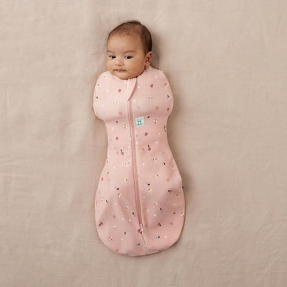 ergoPouch 1.0 TOG Cocoon Baby Sleep Sack 0-3 Months, Swaddle Sleeping Bag, Temperature Control Wearable Blanket (Daisies)
