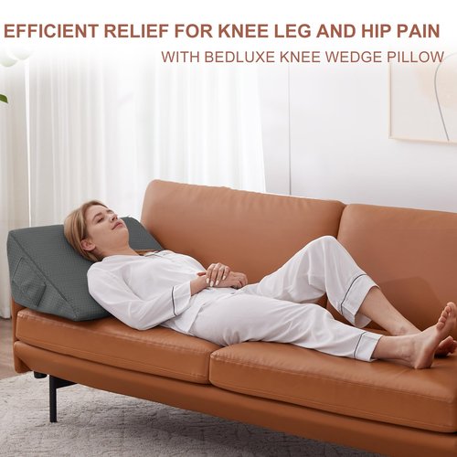 Knee Wedge Pillow, Memory Foam Leg Pillow Bed Wedge for Sleeping, Post Surgery Triangle Pillow Wedge for Knee Support, Leg Elevation, Knee Hip Back Pain Relief (23.6" x 23" x 7.9", Large Size, Black)