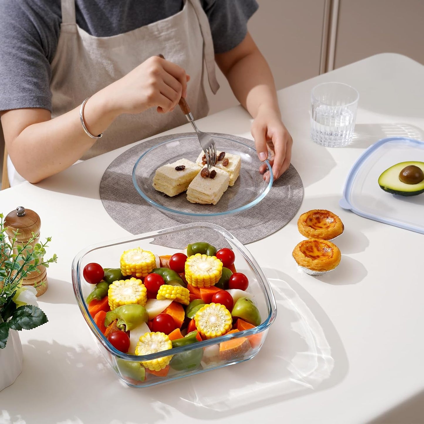 NUTRIUPS Glass Baking Dish - BPA-Free Lids, Square Casserole Pan for Oven & Dishwasher | 2.6L, Blue
