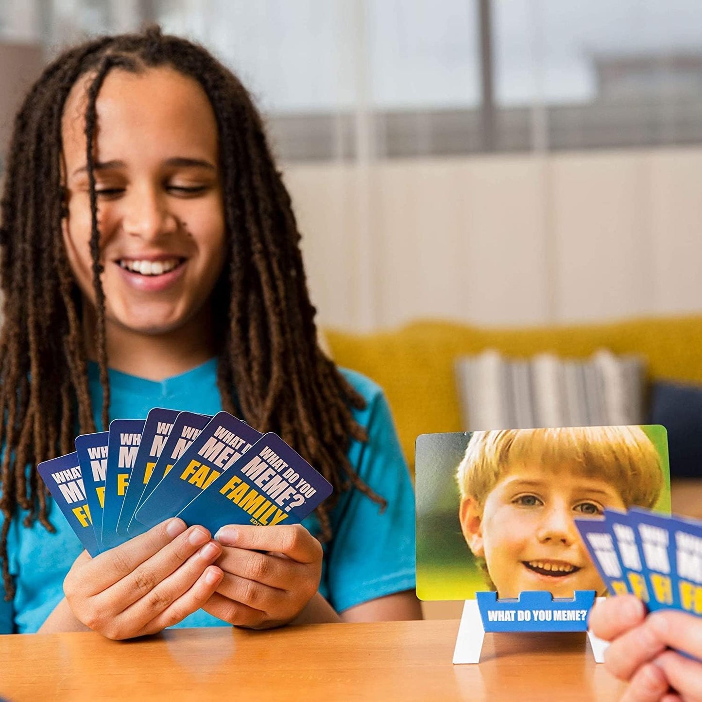 WHAT DO YOU MEME? Family Edition - Fun Family Game for Kids 8+ | 300 Caption Cards & 108 Photo Cards