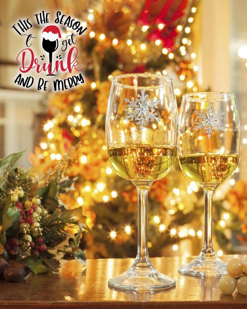 Bdor Christmas Wine Glasses - Jeweled Snowflake Goblets | Set of 2, 19 Oz Holiday Drinkware