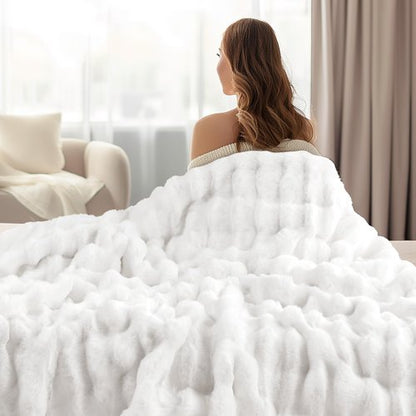 BEDELITE White Bubble Blanket - Faux Fur Throw Blanket for Couch, Decorative and Giftable Fluffy Blanket, 870GSM Soft & Warm Plush Fuzzy Faux Rabbit Fur Blanket for Women Gift, 50"x 60"