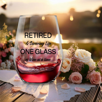 Retirement Gifts for Woman Men, Funny Retirement Wine Glass Gift, Happy Retirement Party Decor, Retired Gifts Leaving Gift for Coworkers Boss Friend (Clear-RETIRED)