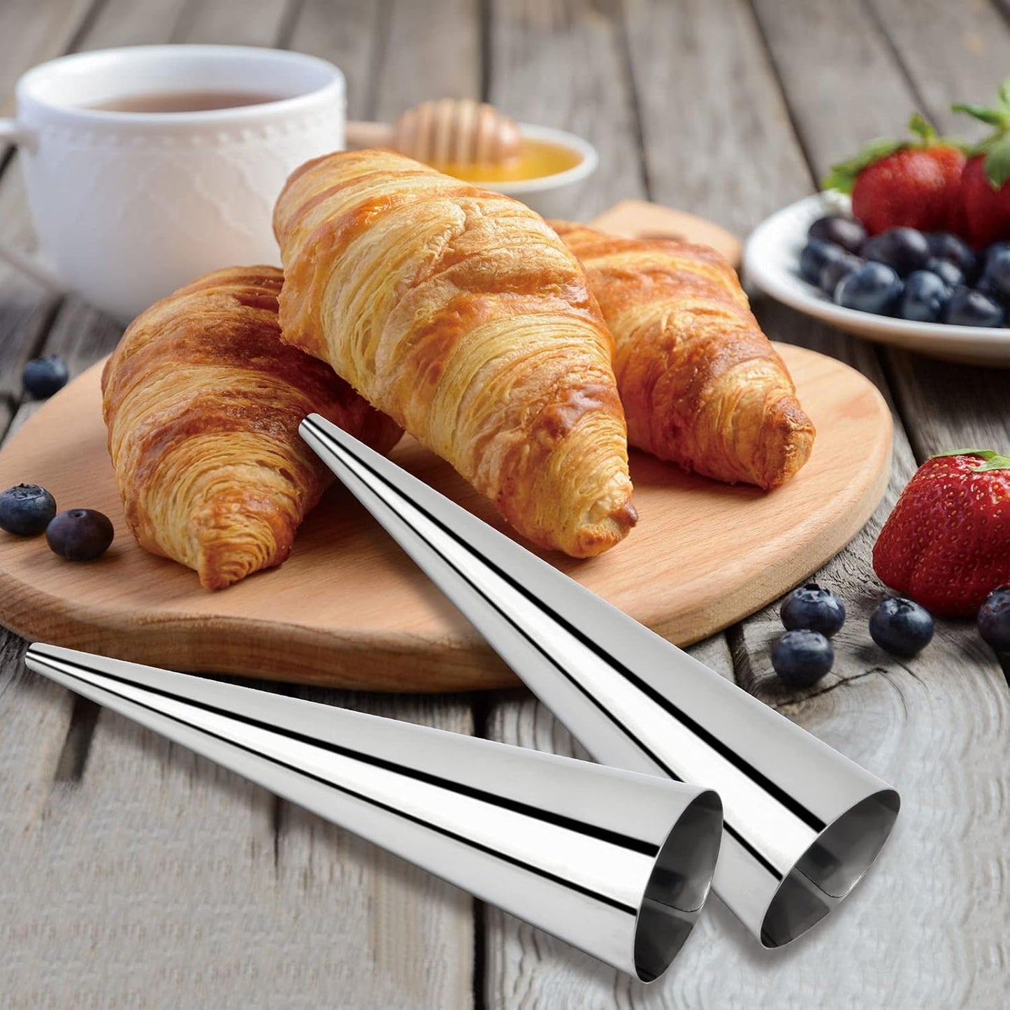 Skiennix Cream Horn Molds - 16 Large Stainless Steel Baking Cones for Danish Pastry | 4.7 Inch