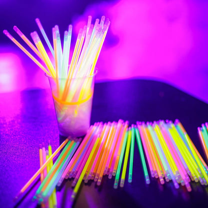 Skiennix 150 Pack Red Glow Sticks - Neon Glow In The Dark Party Favors for Birthdays & Holidays