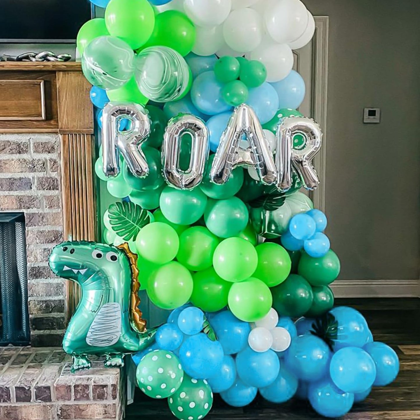 RUBFAC Green Balloons Garland Arch Kit - 138pcs Latex Balloons in Various Sizes for Party Decor