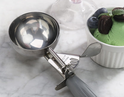 New Star Foodservice Commercial-Grade Ice Cream Scoop - 4 Oz Thumb Press, 18/8 Stainless Steel, Grey