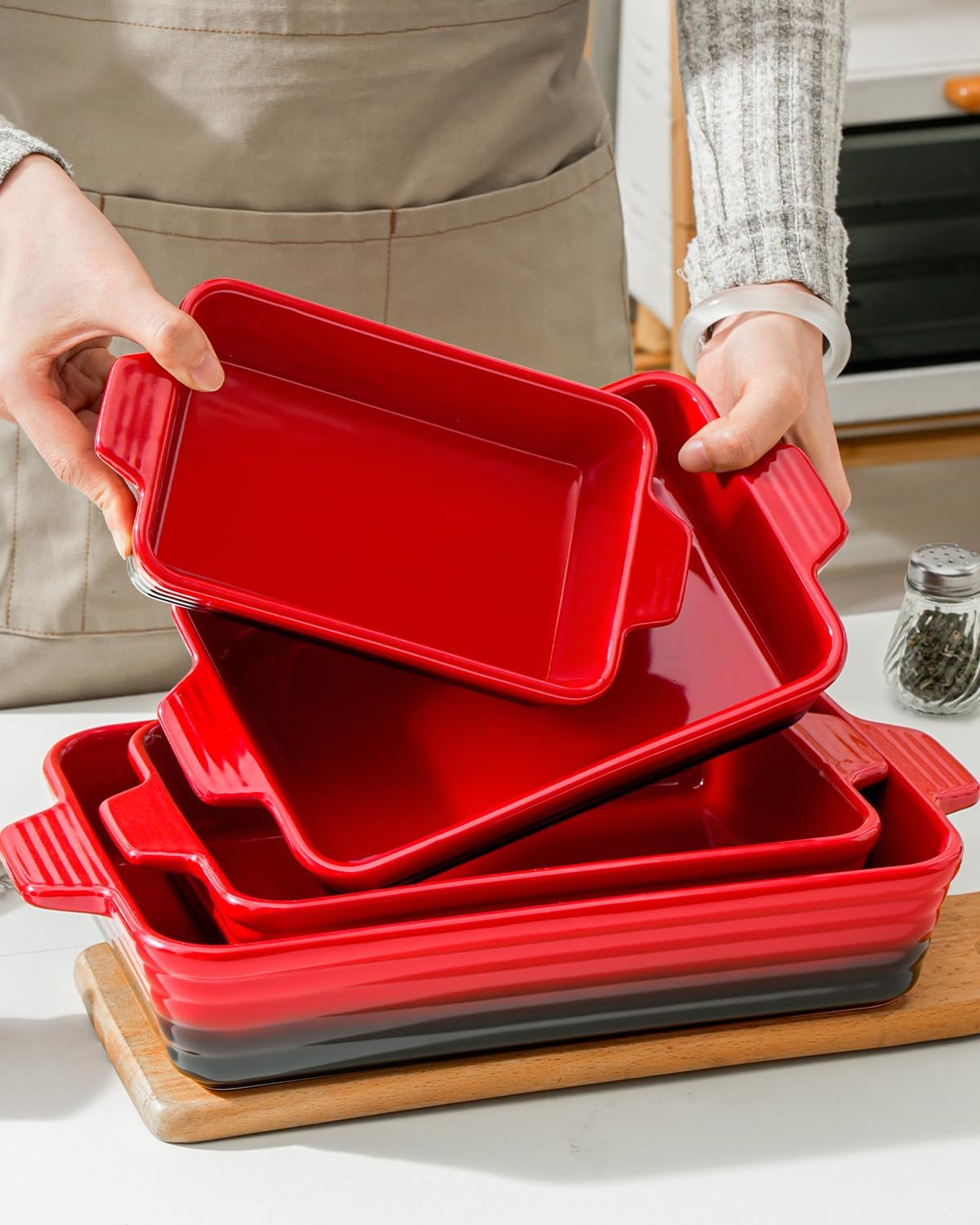 Skiennix Casserole Dishes - Heat-Resistant Ceramic Bakeware Set of 4 | Ideal for Lasagna, Cake & More (Red, 9.4"-14.7")