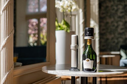 Coravin Sparkling Wine Preservation System - Preserve Wine for 4 Weeks - Wine Saver for Sparkling Wine - With Pure Sparkling CO2 Gas Capsules - For Champagne and Other Sparkling Wines