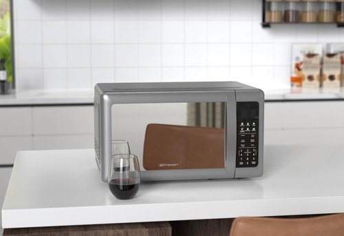 Emerson MW7601SL Microwave Oven - Sleek Mirrored Finish, 700W, 10 Power Levels, 0.7 Cu. Ft., Silver