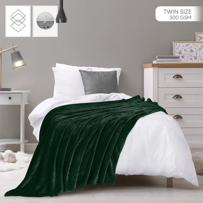 Utopia Bedding Fleece Blanket - Luxury Soft Microfiber Twin Size in Forest Green (60x80 Inch)