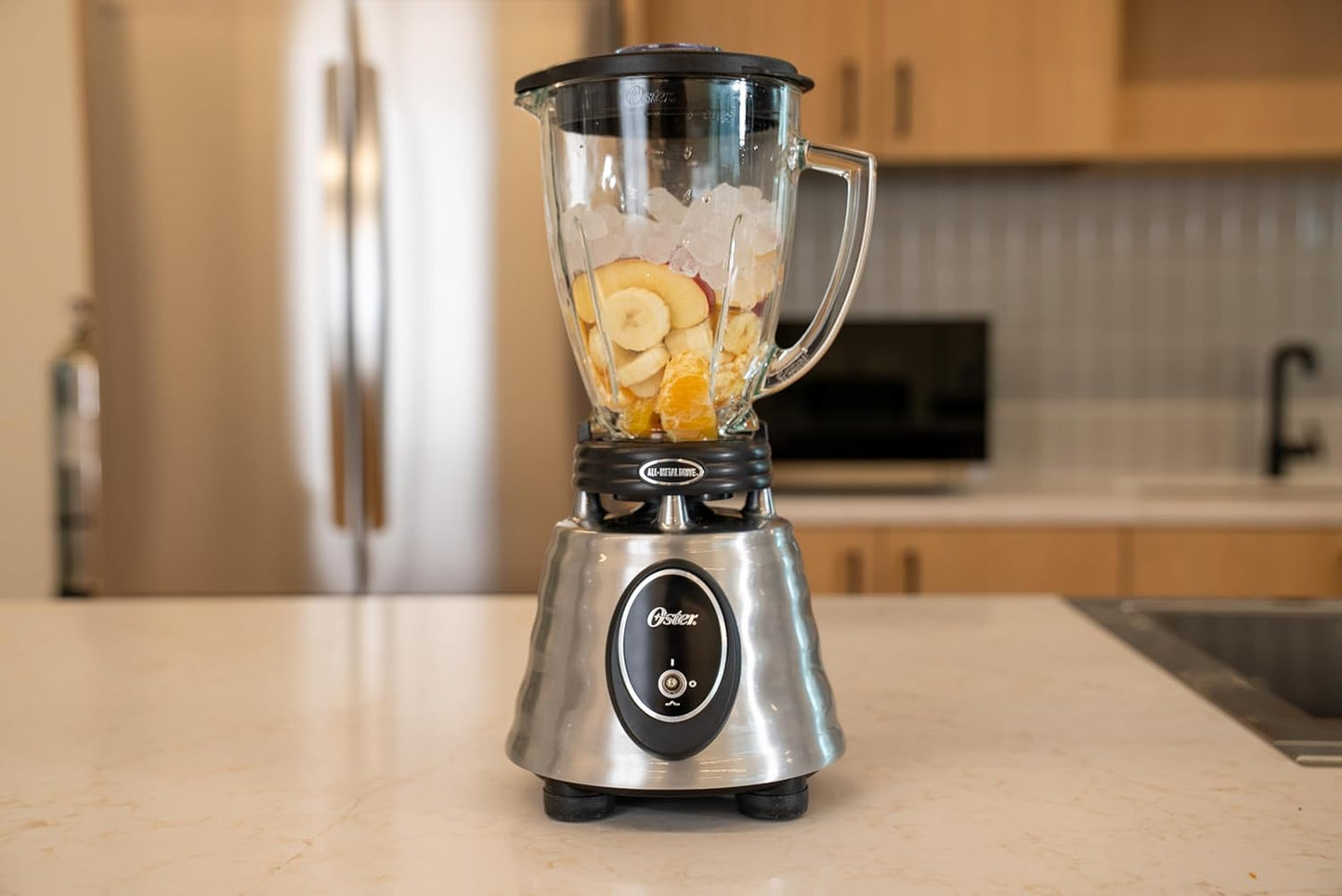 Oster Classic Series Blender - 1000W Power, 6-Cup Glass Jar, Stainless Steel Finish