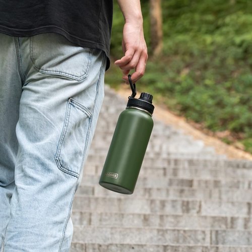 Koodee Insulated Water Bottle - 32 oz Stainless Steel Double Wall Vacuum Sport Bottle | Leakproof Spout Lid - Grass Green