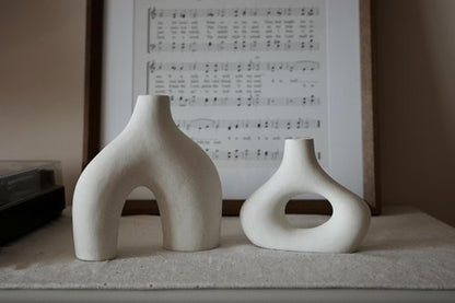 Carrot's Den Donut Vase, Set of 2 - White Large Ceramic Vase - Minimalist Nordic, Hollow | Table Centerpiece, Olive Plant, Wedding, Living Room, Bookshelf, Office, Modern Home, Entryway, Console