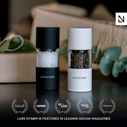 LARS NYSØM Salt and Pepper Grinder Set I Salt and Pepper Mills with Adjustable Ceramic Grinder 2 pieces I Manual Design Spice Mill Set (Blue)