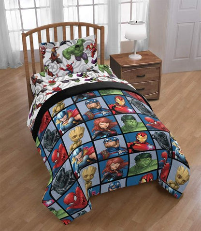 Jay Franco Avengers Team 4 Piece Twin Bed Set (Offical Marvel Product), Blue
