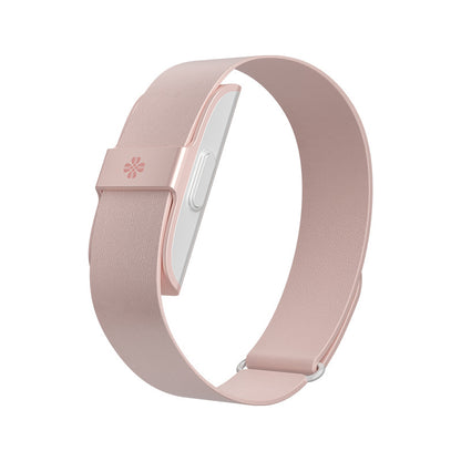 Smart Bracelet with Heart Rate and Temperature Monitoring