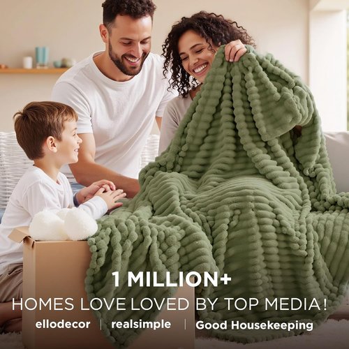 Bedsure GentleSoft Twin XL Blanket - Cozy Fleece Throw for Women & Girls | Moss, 66x90 Inches