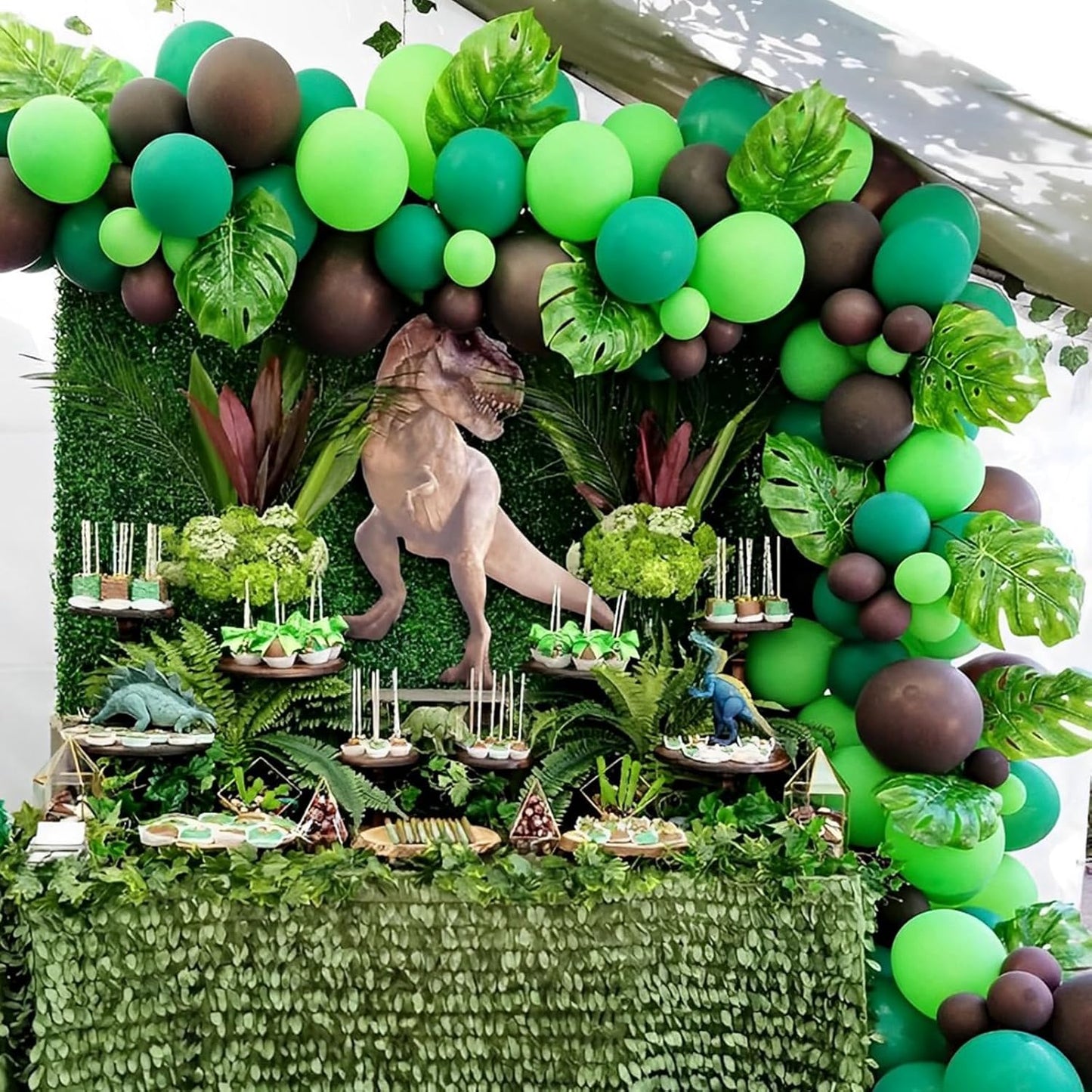 Voircoloria 12-Inch Green Latex Balloons - 110pcs for Graduation, Wedding, Birthday & More