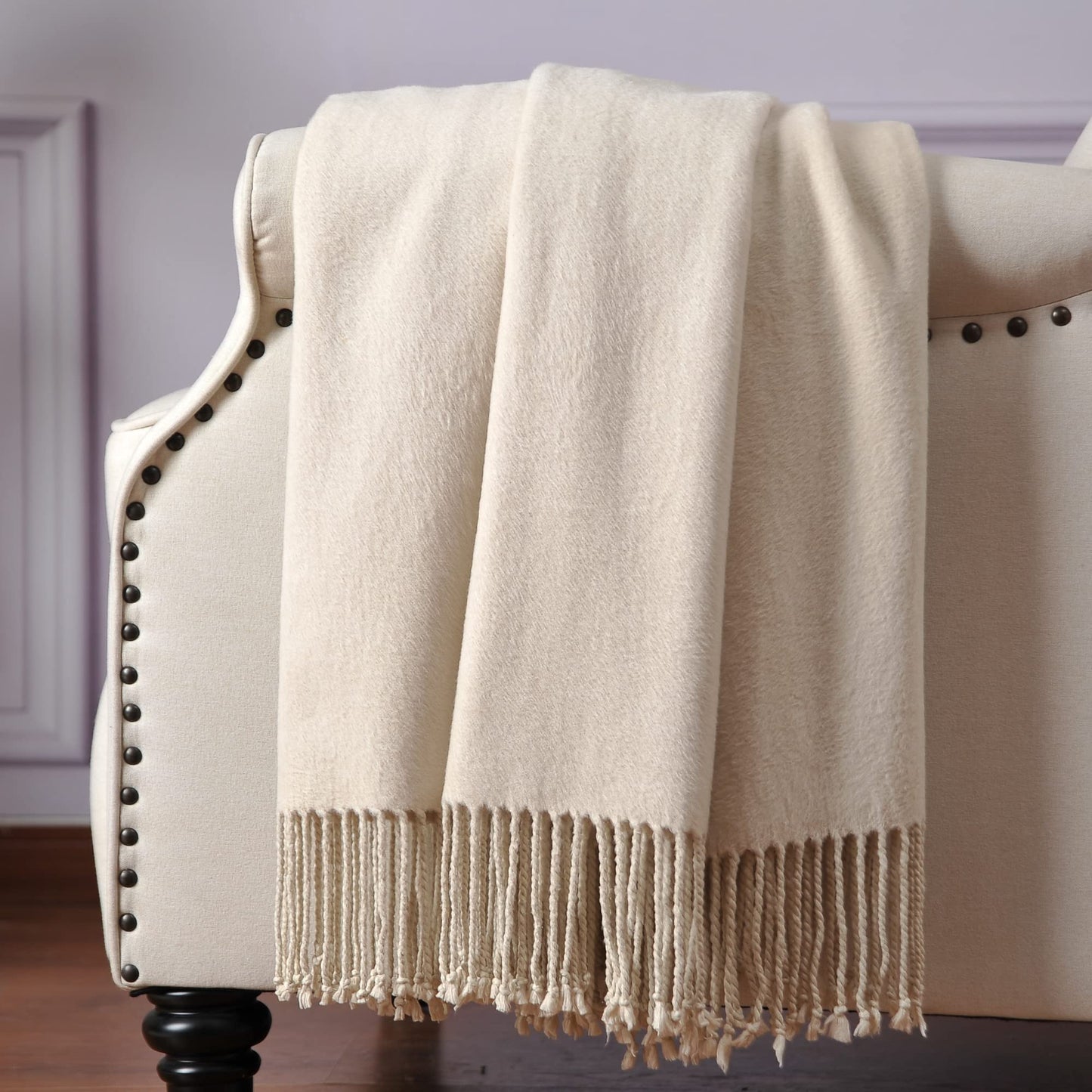 CUDDLE DREAMS Silk Throw Blanket with Hand-Knotted Fringe, Natural, Soft & Breathable (Ivory)