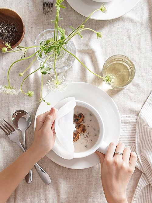 LE TAUCI Soup Bowls - 15 Oz Non-Toxic Ceramic Crocks with Handles & Silicone Lids | Set of 2, White